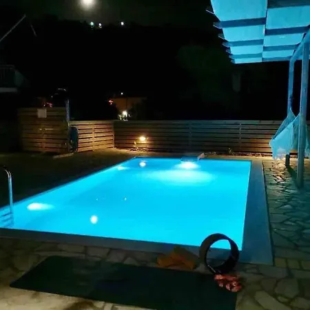 Apartment Sea Breeze - N.1 With Private Pool Kalamítsi