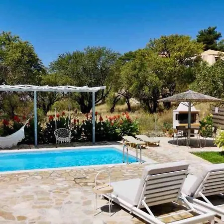 Sea Breeze - N.1 With Private Pool Apartment Kalamítsi